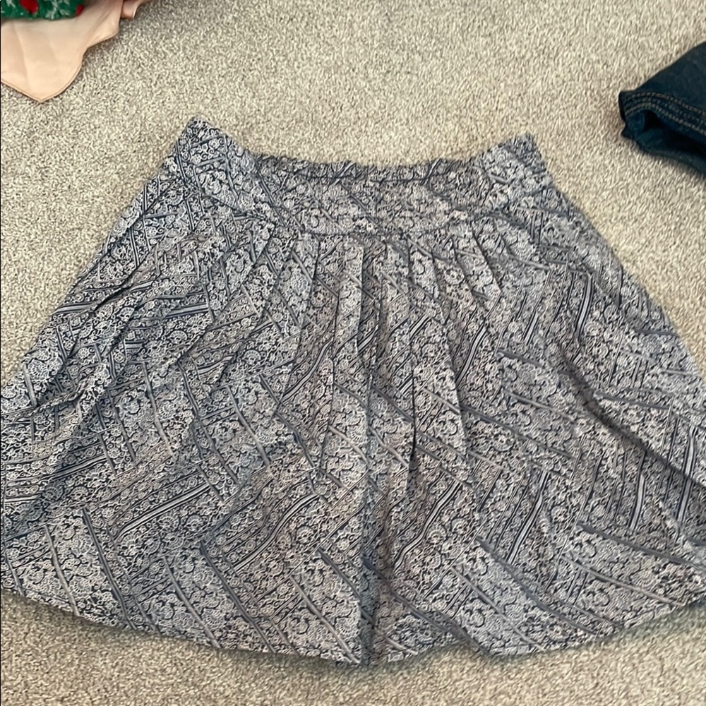 Elegant Gray Patterned Skirt
